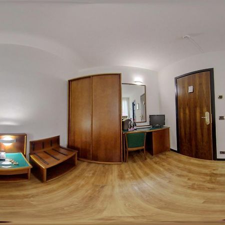 Hotel Daunia Modena Exterior photo