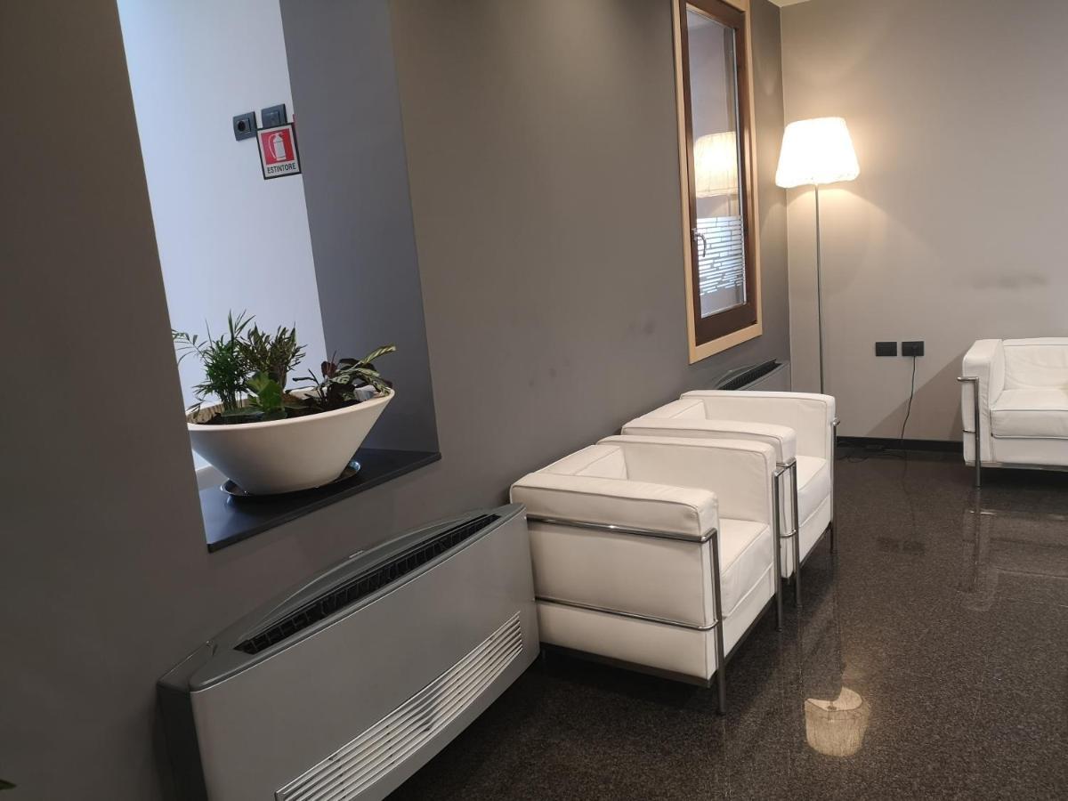 Hotel Daunia Modena Exterior photo