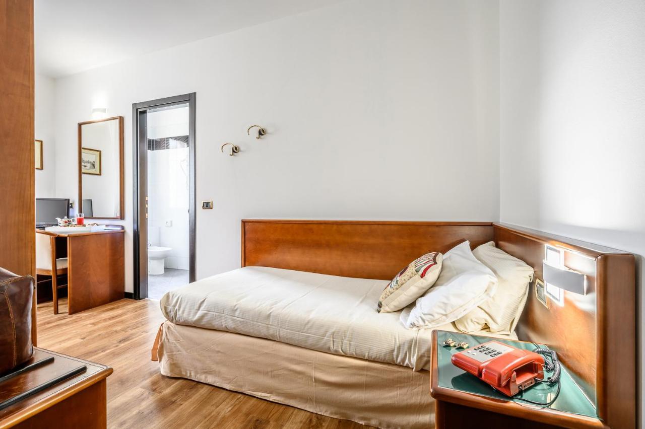 Hotel Daunia Modena Exterior photo