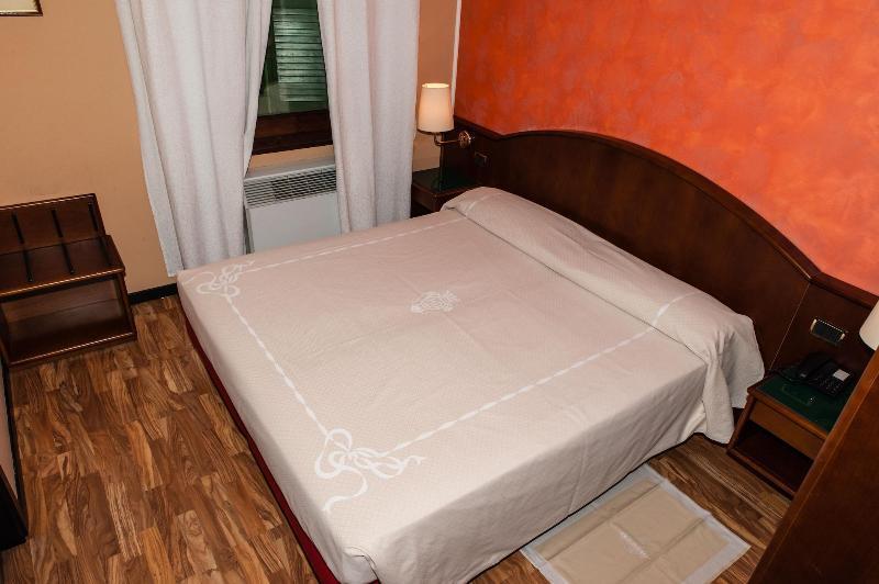 Hotel Daunia Modena Exterior photo