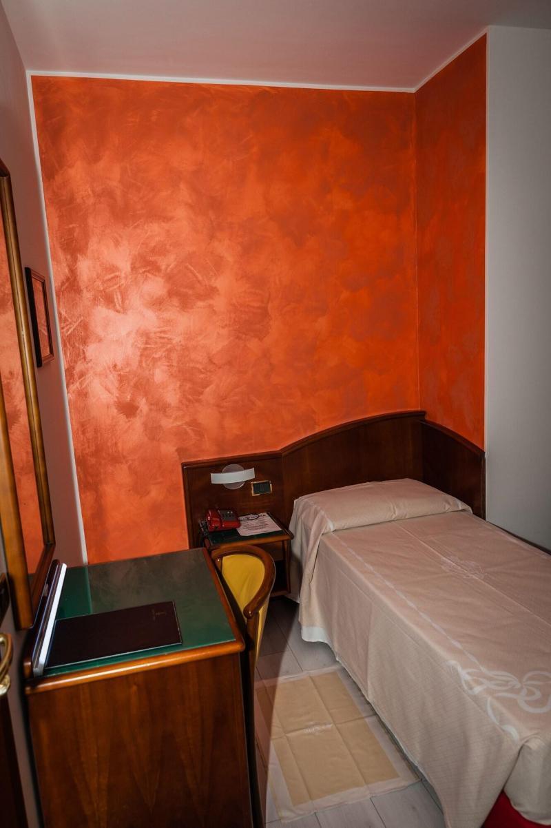 Hotel Daunia Modena Exterior photo