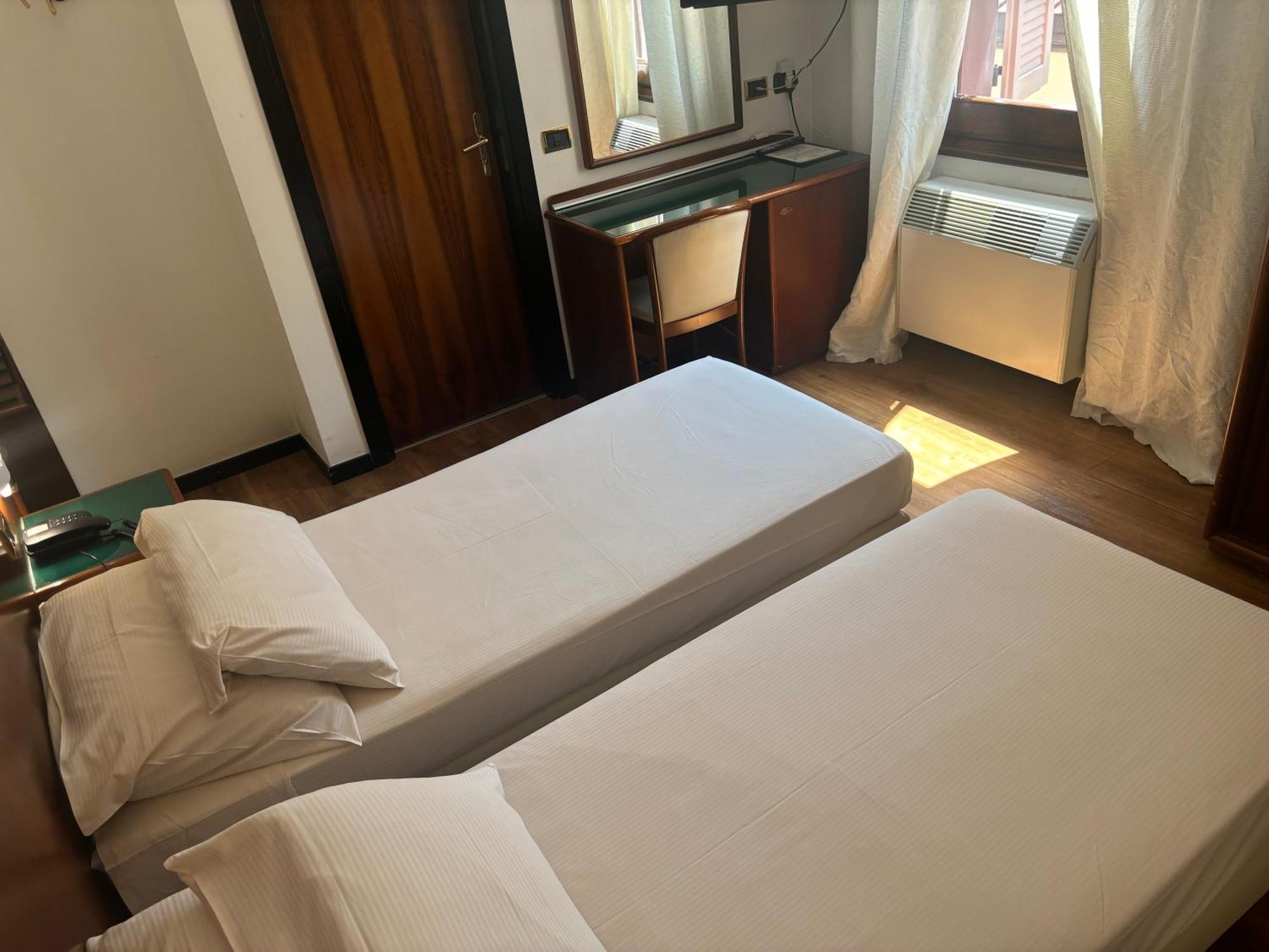 Hotel Daunia Modena Room photo